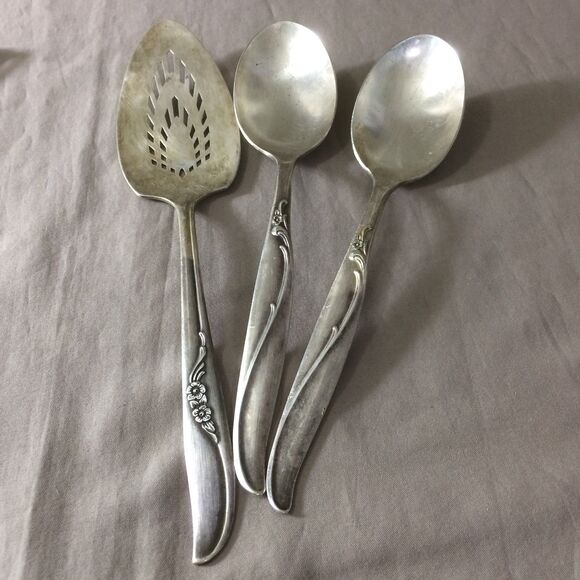 Vintage Silverplate Serving Pieces Lot Floral Swirl Pattern 2 Spoons, Pie Server - Picture 1 of 7